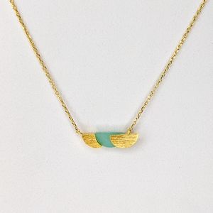 🦋LAST🦋 NWT Lovoda Jade Layered Half Moon Necklace